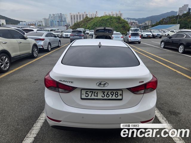 Hyundai Avante 1.6 GDi Modern Standard 2015 — фото 5