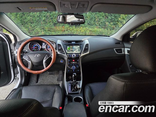 Hyundai Avante 1.6 GDi Modern Standard 2015 — фото 17