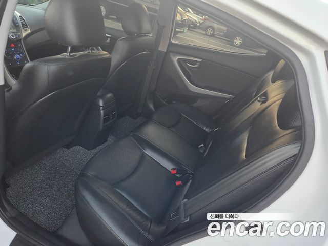 Hyundai Avante 1.6 GDi Modern Standard 2015 — фото 19