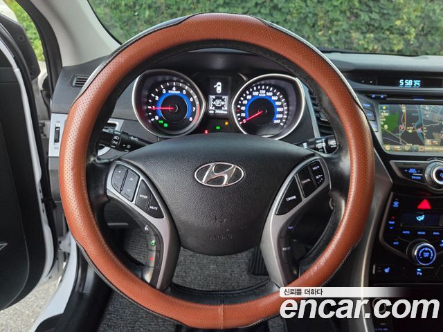 Hyundai Avante 1.6 GDi Modern Standard 2015 — фото 21