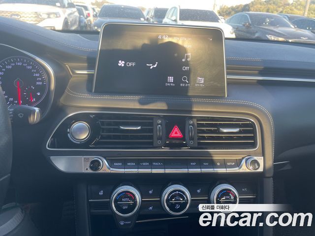 Genesis G70 3.3T Sport AWD Advanced 2018 — фото 9