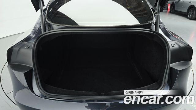 Tesla Model 3 RWD 2025 — фото 19