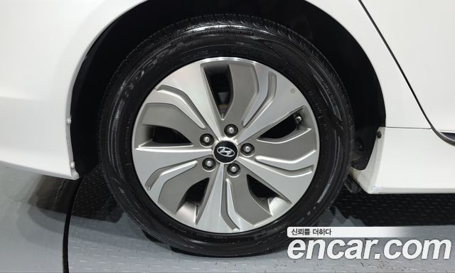 Hyundai Sonata Hybrid 2.0 Premium 2014 — фото 5