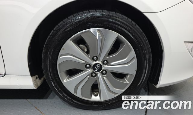 Hyundai Sonata Hybrid 2.0 Premium 2014 — фото 21