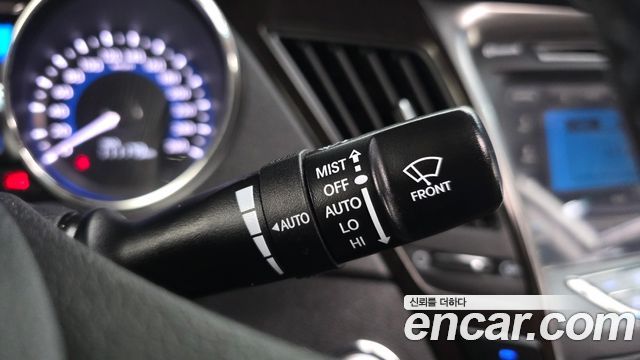 Hyundai Sonata Hybrid 2.0 Premium 2014 — фото 37