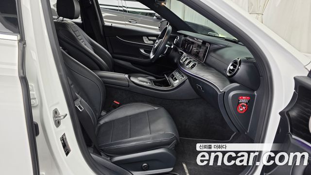 Mercedes-Benz E-Class (W213) E220d 4MATIC AMG Line 2022 — фото 11