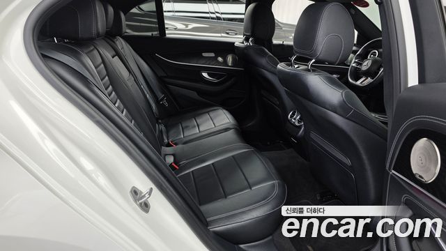 Mercedes-Benz E-Class (W213) E220d 4MATIC AMG Line 2022 — фото 12