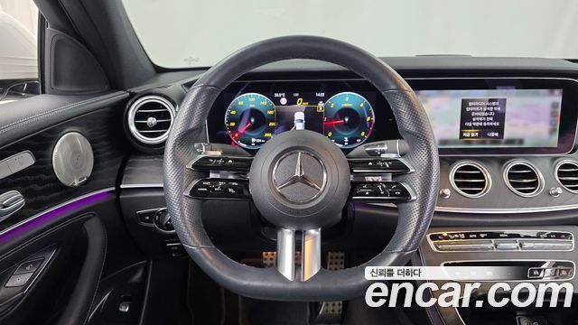 Mercedes-Benz E-Class (W213) E220d 4MATIC AMG Line 2022 — фото 13