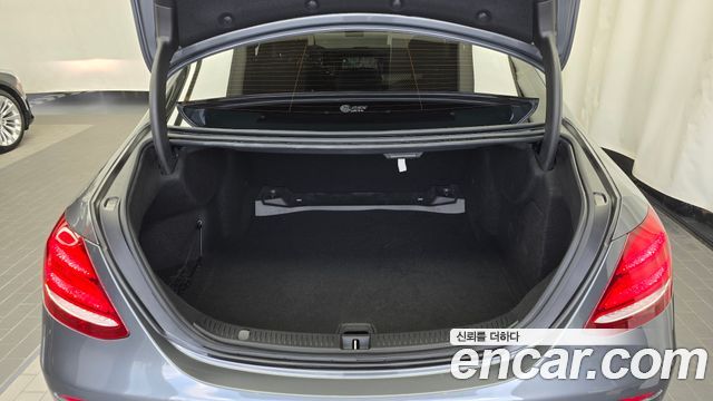 Mercedes-Benz E-Class (W213) E300 Avantgarde 2019 — фото 16