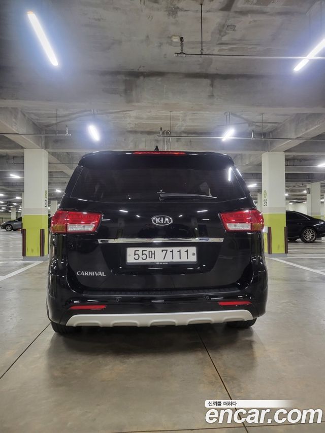 Kia Carnival 9-seater Prestige 2017 — фото 4