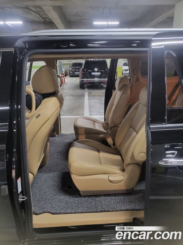 Kia Carnival 9-seater Prestige 2017 — фото 17
