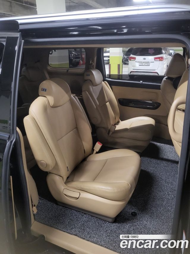 Kia Carnival 9-seater Prestige 2017 — фото 19