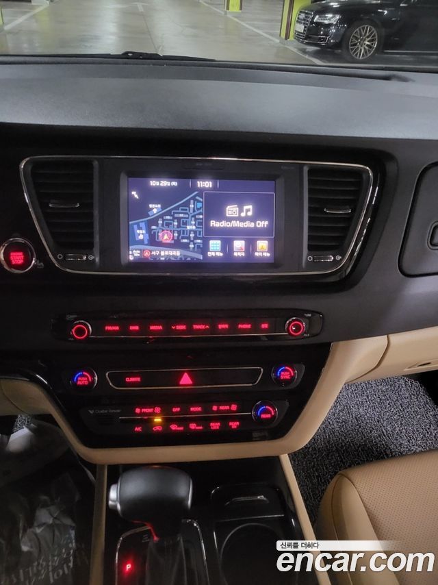Kia Carnival 9-seater Prestige 2017 — фото 22
