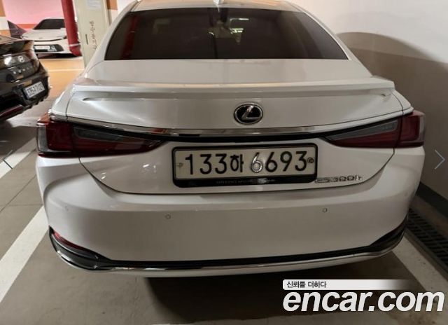 Lexus ES300h (VII) Luxury Plus 2023 — фото 2