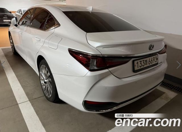 Lexus ES300h (VII) Luxury Plus 2023 — фото 3