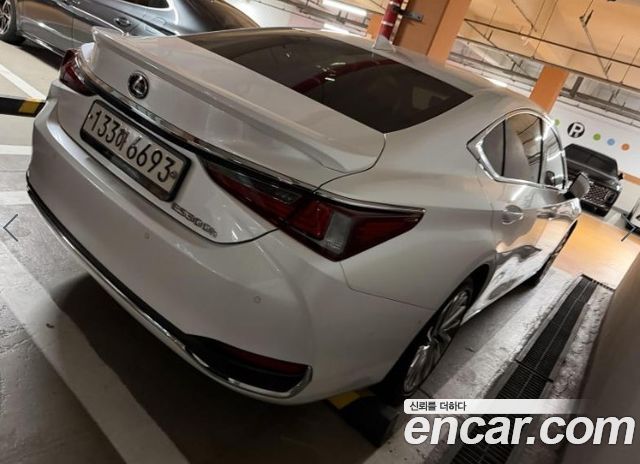 Lexus ES300h (VII) Luxury Plus 2023 — фото 4