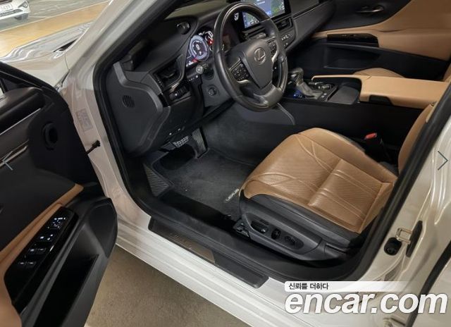 Lexus ES300h (VII) Luxury Plus 2023 — фото 10