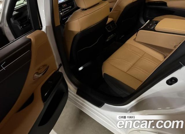 Lexus ES300h (VII) Luxury Plus 2023 — фото 16