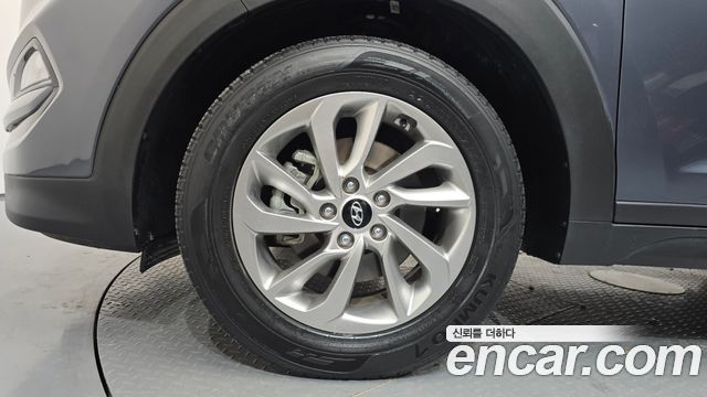 Hyundai Tucson Diesel 2.0 2WD Style Special 2017 — фото 5