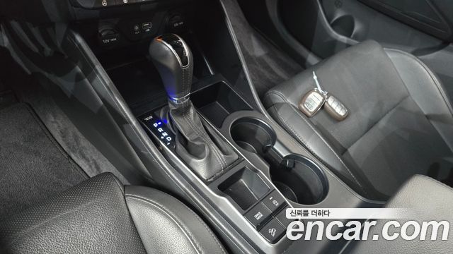 Hyundai Tucson Diesel 2.0 2WD Style Special 2017 — фото 9