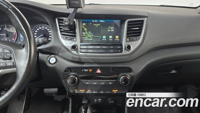 Hyundai Tucson Diesel 2.0 2WD Style Special 2017 — фото 17