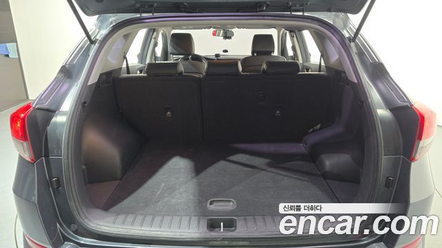 Hyundai Tucson Diesel 2.0 2WD Style Special 2017 — фото 24