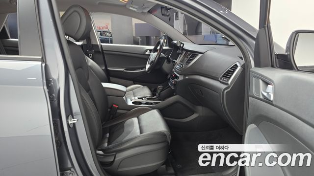 Hyundai Tucson Diesel 2.0 2WD Style Special 2017 — фото 32