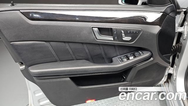 Mercedes-Benz E-Class (W212) E300 4MATIC Avantgarde 2014 — фото 24