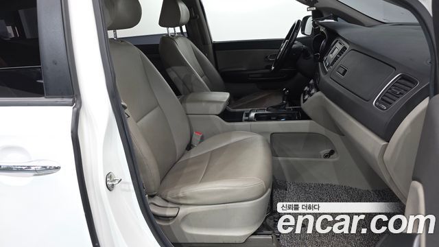 Kia Carnival 11-seater Luxury 2015 — фото 11