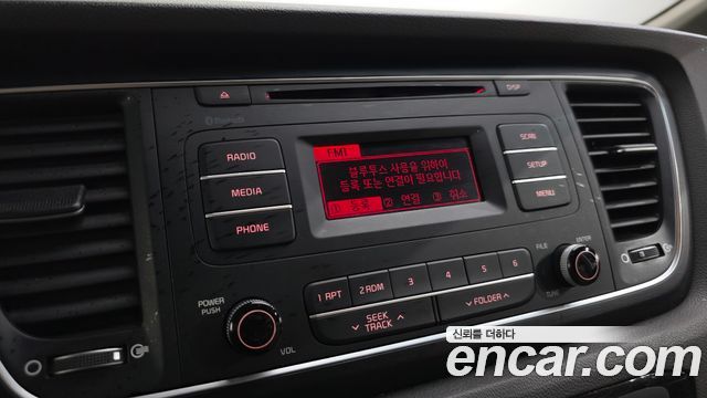 Kia Carnival 11-seater Luxury 2015 — фото 15