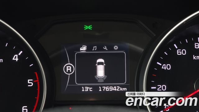 Kia Carnival 11-seater Luxury 2015 — фото 16