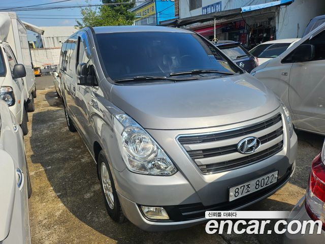 Hyundai Grand Starex 5-Seater VAN Smart 2017 — фото 3