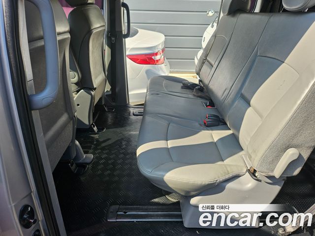 Hyundai Grand Starex 5-Seater VAN Smart 2017 — фото 10