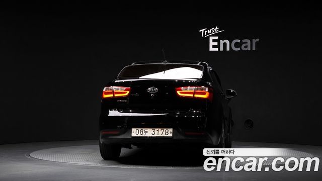 Kia Pride 4DR 1.6 GDI Prestige 2017 — фото 4