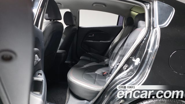 Kia Pride 4DR 1.6 GDI Prestige 2017 — фото 12