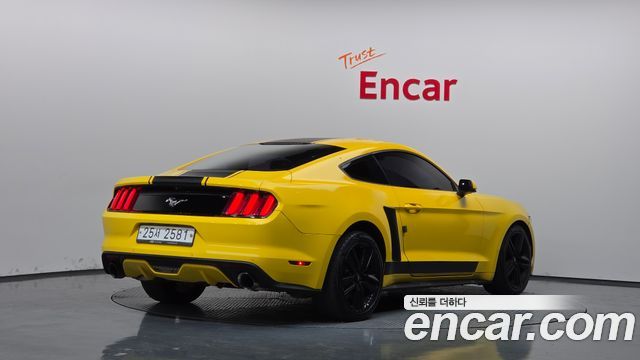 Ford Mustang Coupe 2015 — фото 2