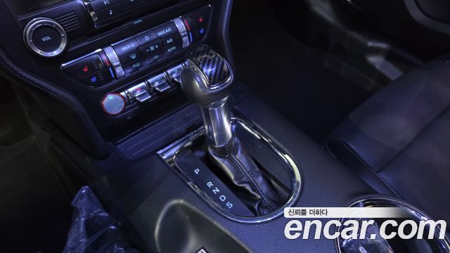 Ford Mustang Coupe 2015 — фото 9