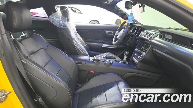 Ford Mustang Coupe 2015 — фото 11
