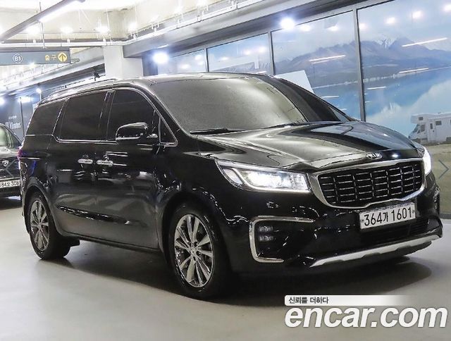 Kia Carnival 9-Seater Prstige