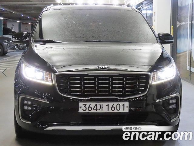 Kia Carnival 9-Seater Prstige 2019 — фото 2