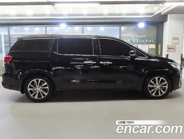 Kia Carnival 9-Seater Prstige 2019 — фото 3