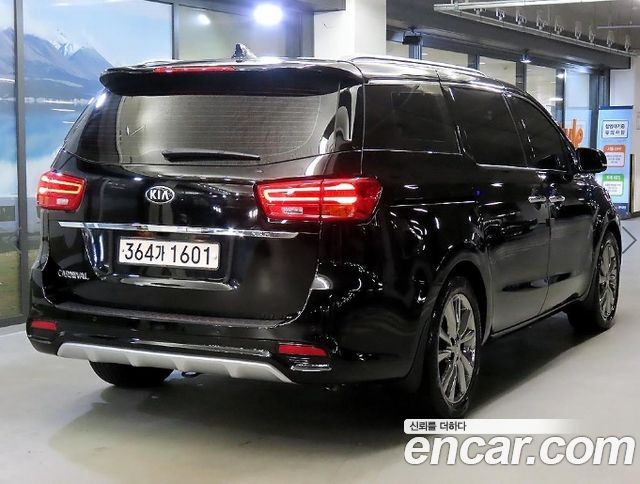 Kia Carnival 9-Seater Prstige 2019 — фото 4