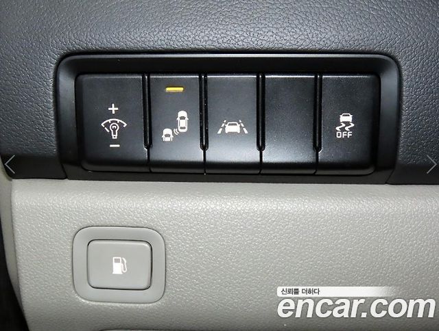 Kia Carnival 9-Seater Prstige 2019 — фото 17