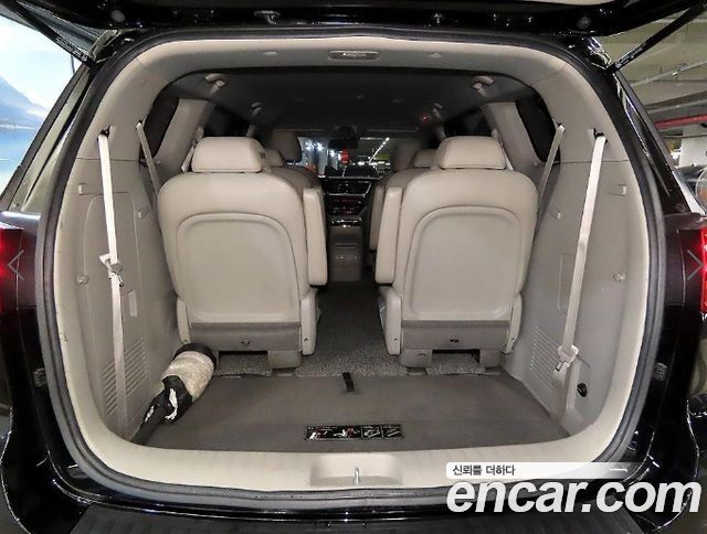 Kia Carnival 9-Seater Prstige 2019 — фото 21