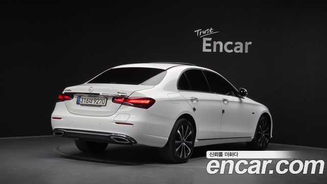 Mercedes-Benz E-Class (W213) E300e 4MATIC Exclusive 2021 — фото 2