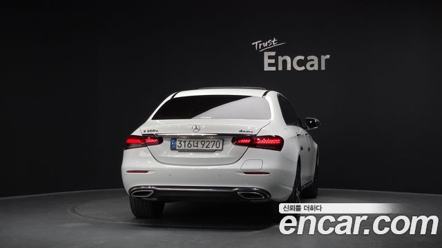 Mercedes-Benz E-Class (W213) E300e 4MATIC Exclusive 2021 — фото 4