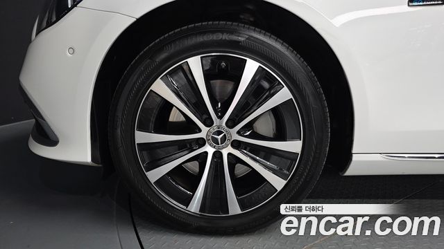 Mercedes-Benz E-Class (W213) E300e 4MATIC Exclusive 2021 — фото 5