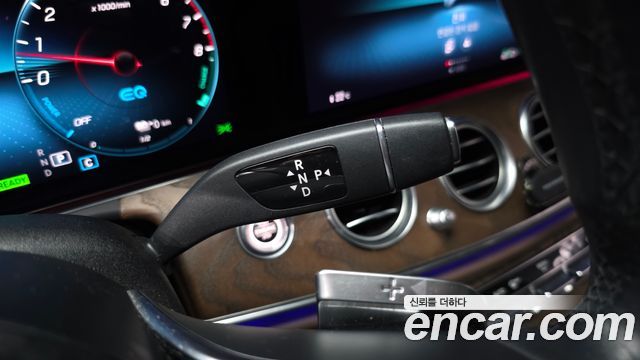 Mercedes-Benz E-Class (W213) E300e 4MATIC Exclusive 2021 — фото 9