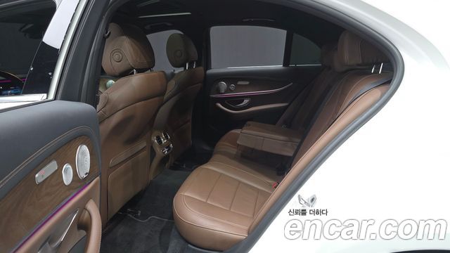 Mercedes-Benz E-Class (W213) E300e 4MATIC Exclusive 2021 — фото 12