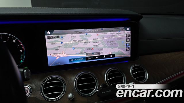 Mercedes-Benz E-Class (W213) E300e 4MATIC Exclusive 2021 — фото 15